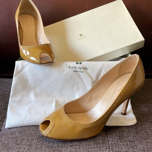 Kate Spade patent camel heels size 7.5 women - Picture 2 of 5